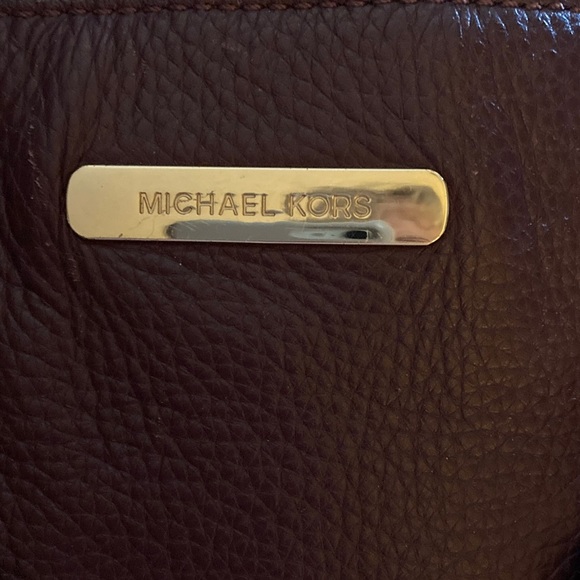 Beautiful Michael Kors Dark Brown Tote Double Strap with Gold Chain - Picture 2 of 11